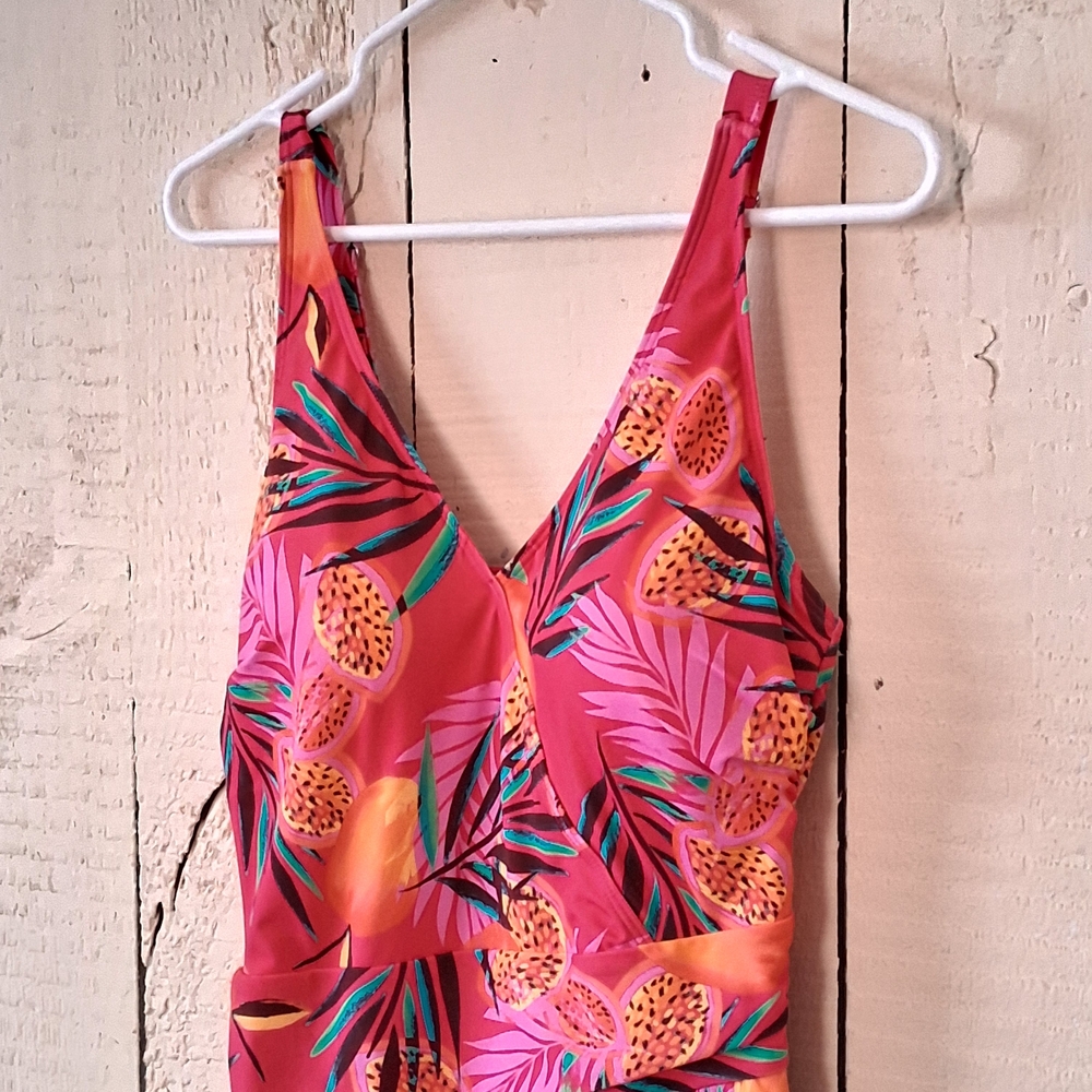 Vibrant Tropical Print One Piece Swimsuit - Picture 3 of 11